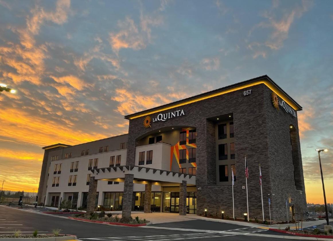 La Quinta Inn And Suites By Wyndham Lincoln Esterno foto