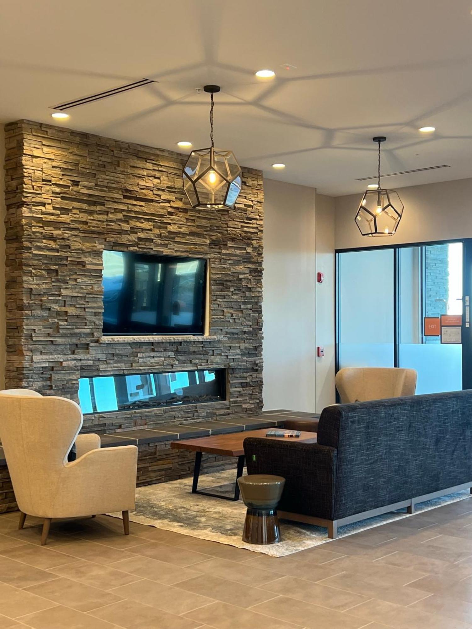 La Quinta Inn And Suites By Wyndham Lincoln Esterno foto