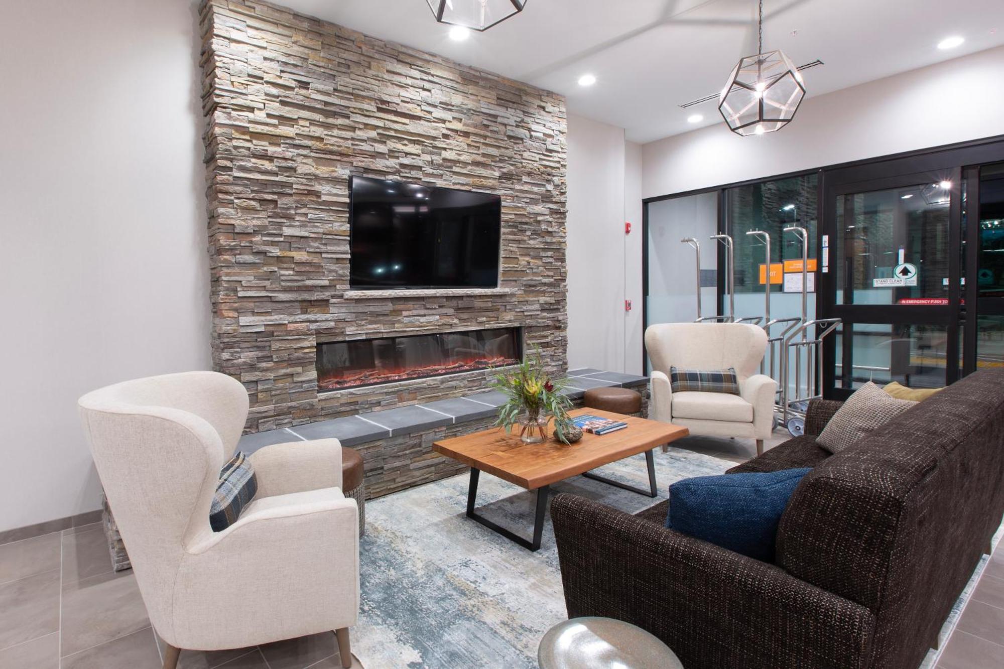 La Quinta Inn And Suites By Wyndham Lincoln Esterno foto