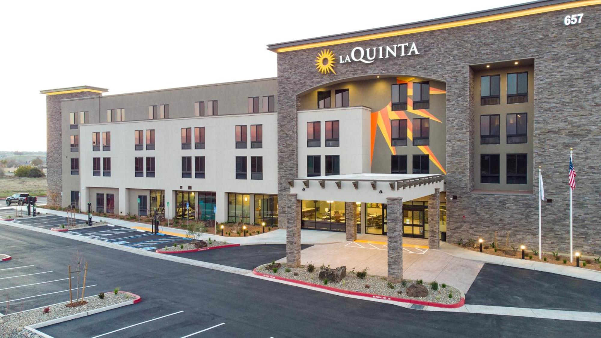 La Quinta Inn And Suites By Wyndham Lincoln Esterno foto