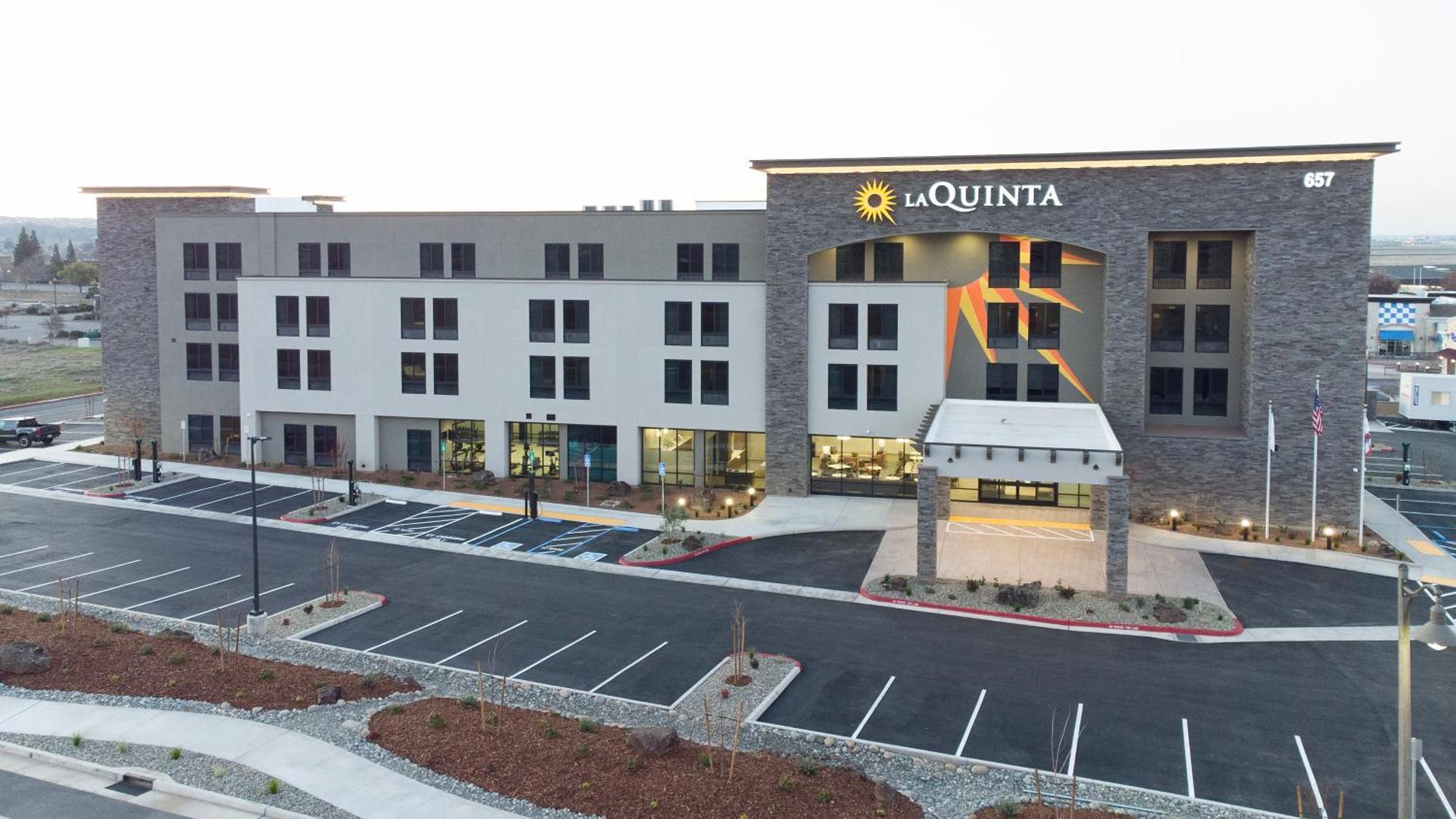 La Quinta Inn And Suites By Wyndham Lincoln Esterno foto