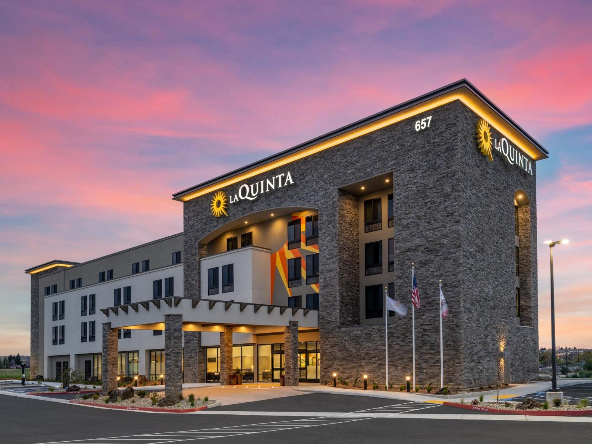 La Quinta Inn And Suites By Wyndham Lincoln Esterno foto
