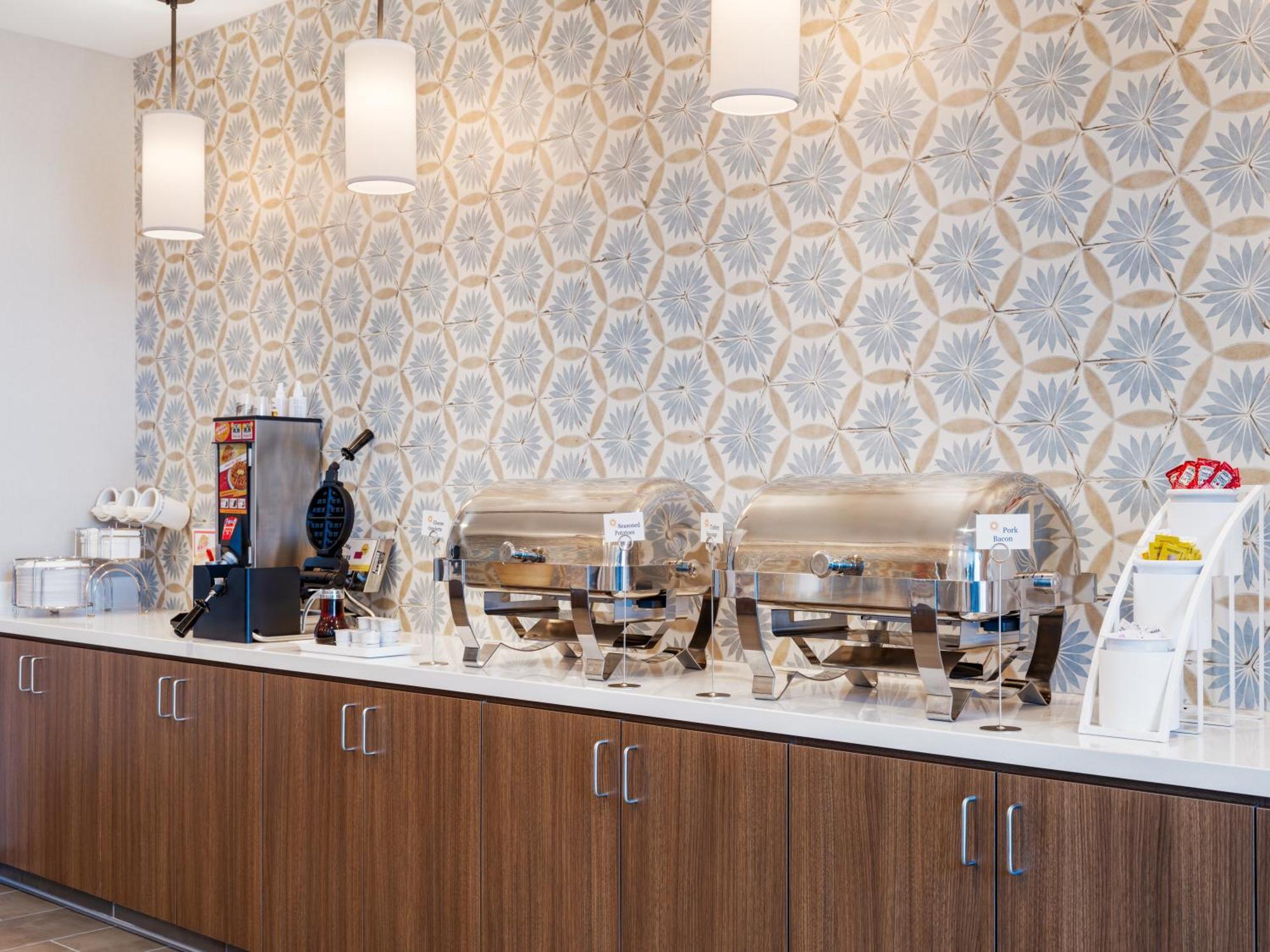 La Quinta Inn And Suites By Wyndham Lincoln Esterno foto