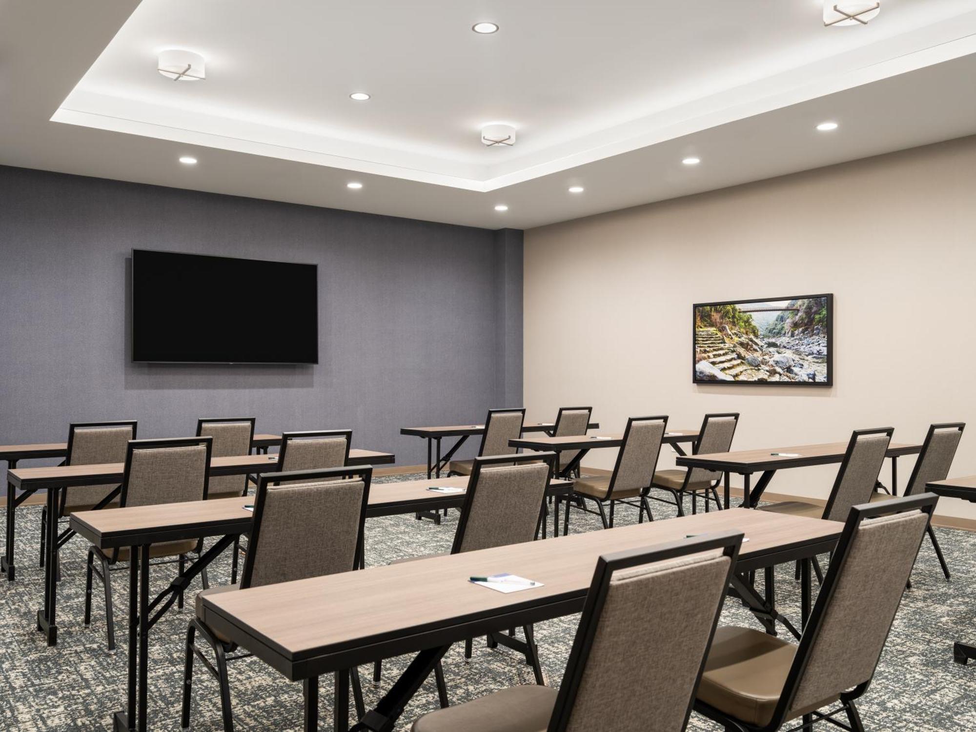La Quinta Inn And Suites By Wyndham Lincoln Esterno foto