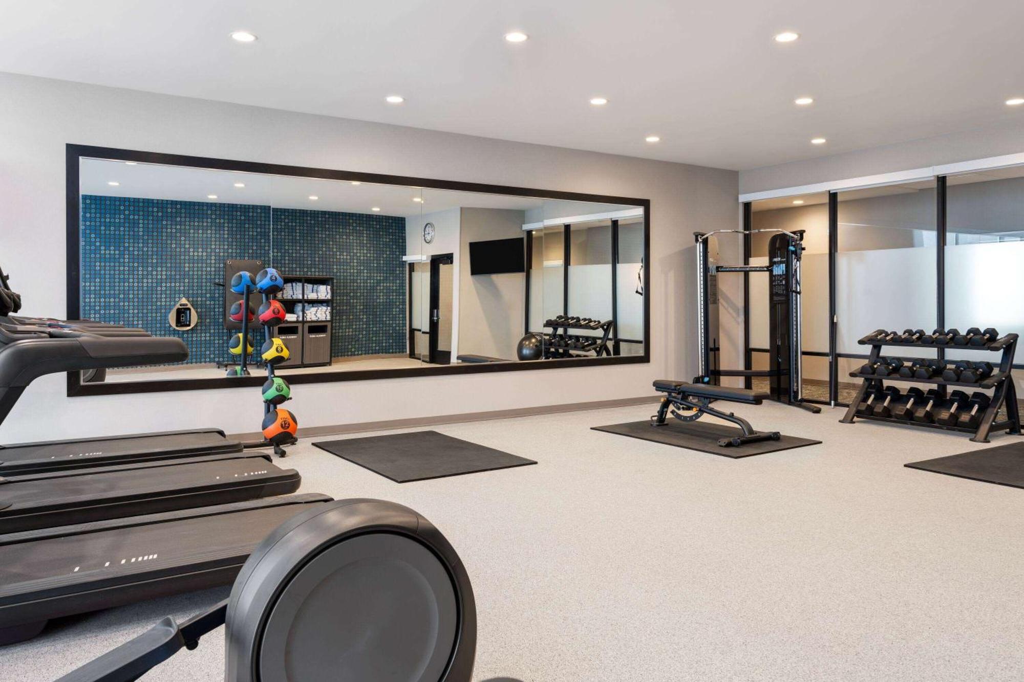 La Quinta Inn And Suites By Wyndham Lincoln Esterno foto
